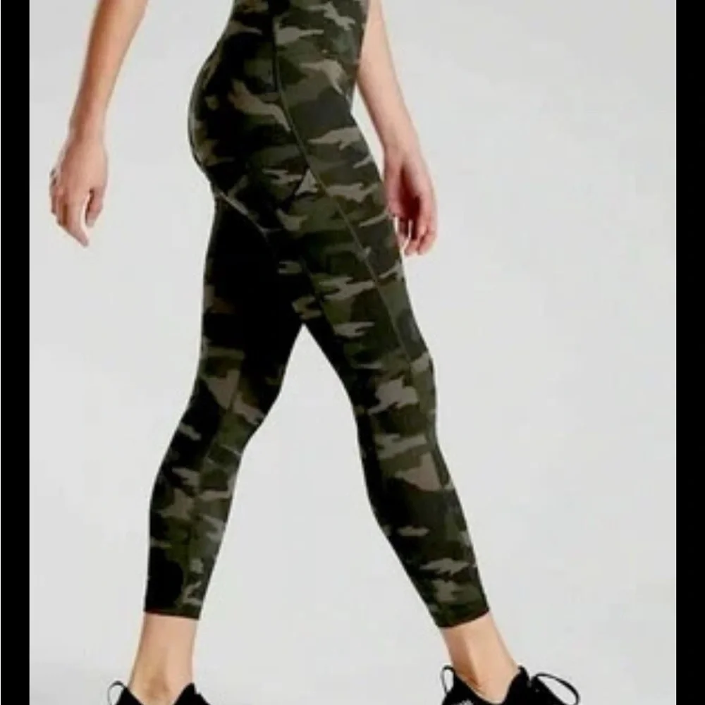 Athleta Camo Print Women's Leggings - Picture 10 of 11